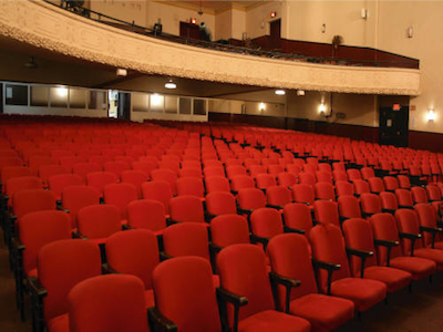 neteja i ignifugació de butaques en teatres i auditoris, in situ